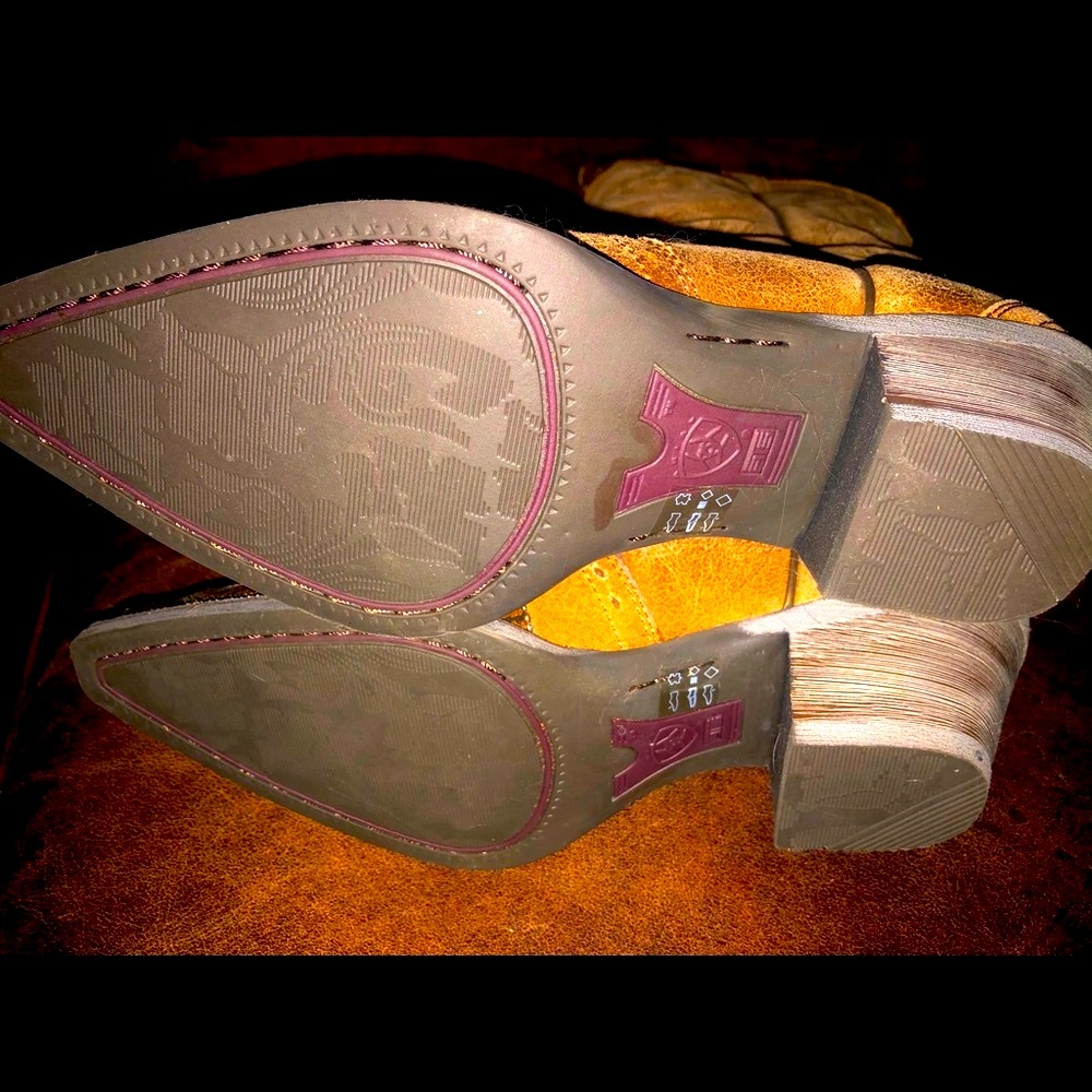 Ladies Ariat Cowboy Boots